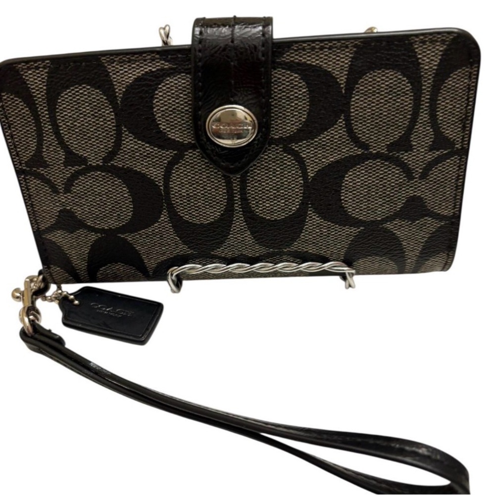 Coach Jenny Signature Black Signature Snap Closure Wallet. Black/Gray.